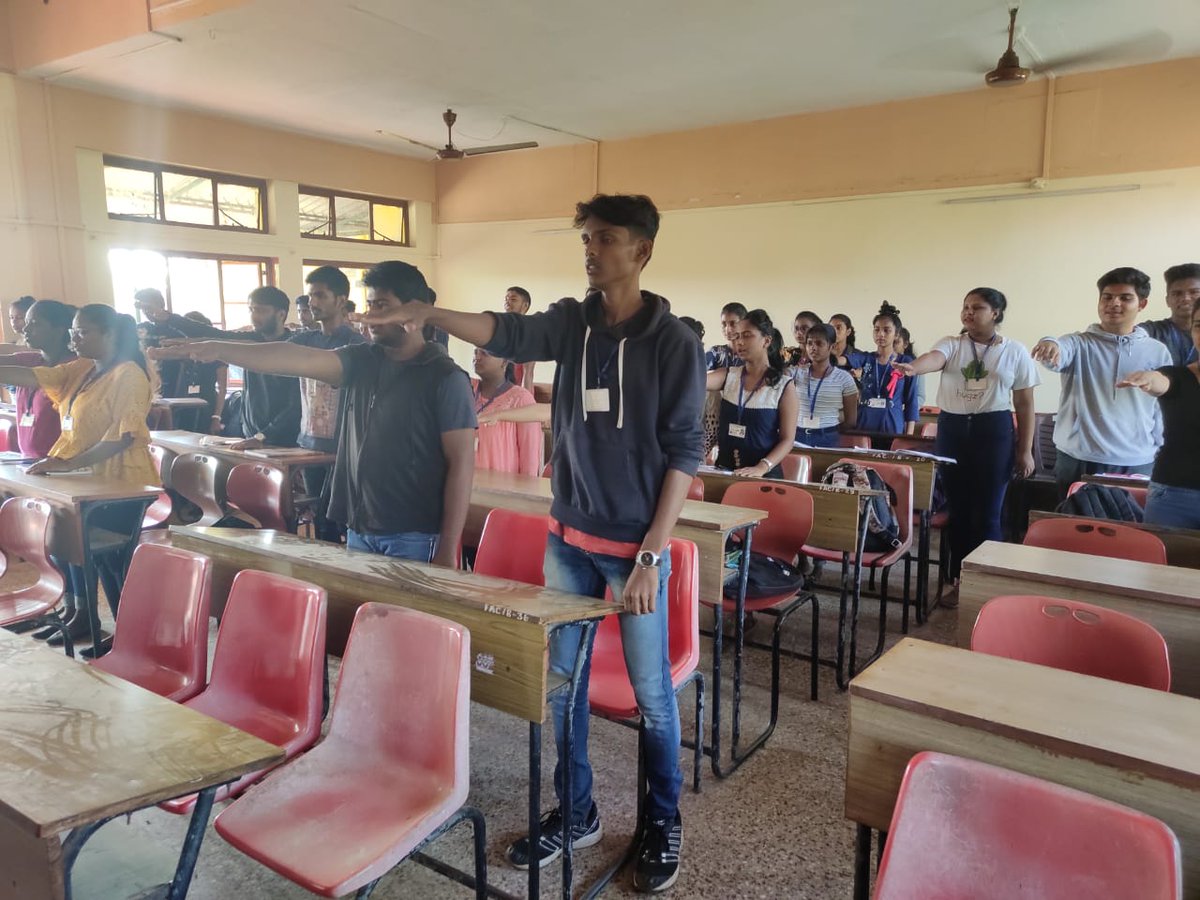 facpilar's tweet photo. A Voters's Pledge was administered to the students and staff of the college  on 25th January 2020 in our efforts to promote democratic electoral participation. Activity organized by department of Political Science. https://t.co/jmE8EMJQgQ