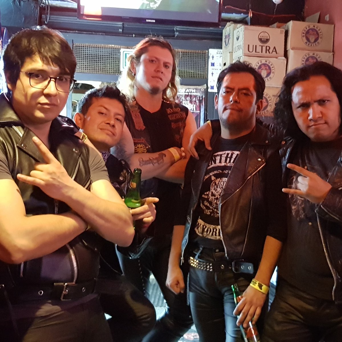 DevilbiteMX's tweet photo. Excelente noche la del sábado pasado. 

Gracias a #OceloteNegro por la invitación. https://t.co/VTQesI0Po1