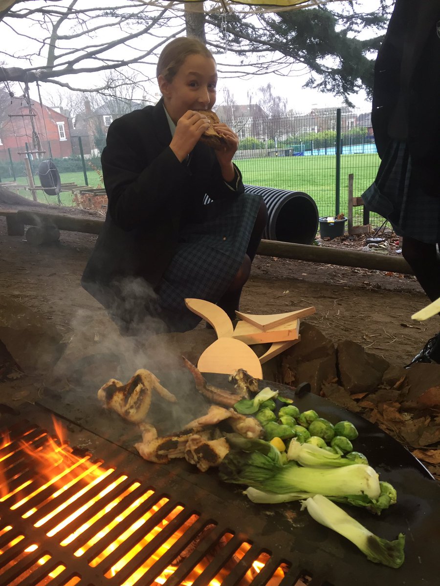 NGHSoutdoors's tweet photo. January Firepit Friday @NottmGirlsHigh #outdoorlearning #chickenwings #baconbutties #veg #firepitchat #wellbeing https://t.co/TzAS5Rgi8o