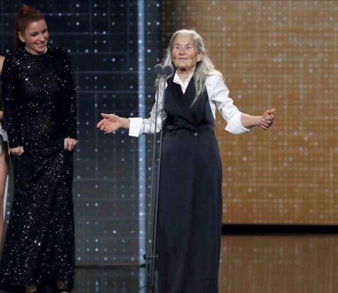 ElJJefe13's tweet photo. Goya de Honor a Marisol.
@PremiosGoya

#Goya2020
#PremiosGoya https://t.co/6iXLdawuRz