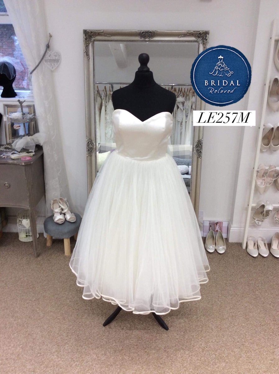 bridalrelovedLe's tweet photo. This gown by Justin Alexander with its sweetheart neckline, satin bodice and tulle skirt, really is the perfect Tea-length π°πΌπ
#weddingdresses #tealength #tealengthweddingdress #shortweddingdress #bridalreloved #bridalrelovedleicester #leicester https://t.co/wrmFXeeA3E