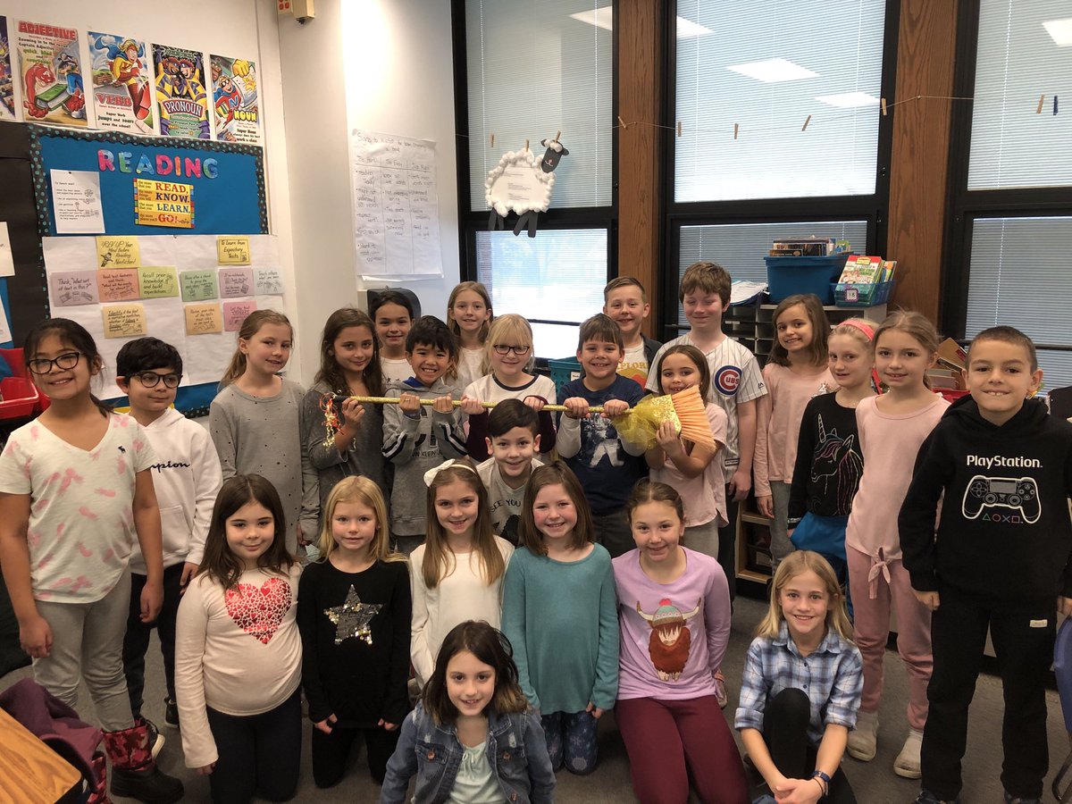 Our class was very excited to win Golden Broom! ⁦<a href="/RooseveltD64/">RooseveltD64</a>⁩  #D64smiles