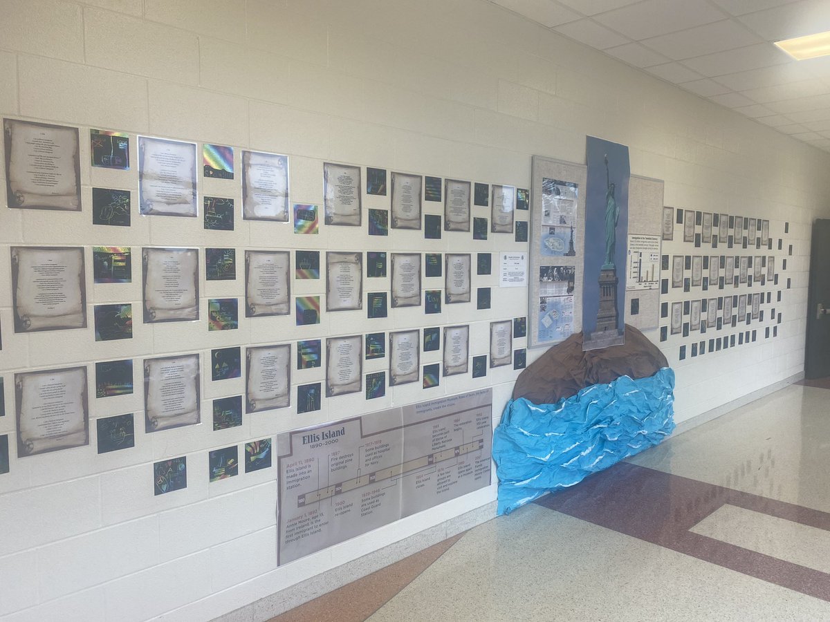 mrshughes_alert's tweet image. 5th grade Immigration Project. Shoutout to Ms. Johnson for this awesome display of student work!! 🗽@CatawbaTrail @RichlandTwo #ctelearning