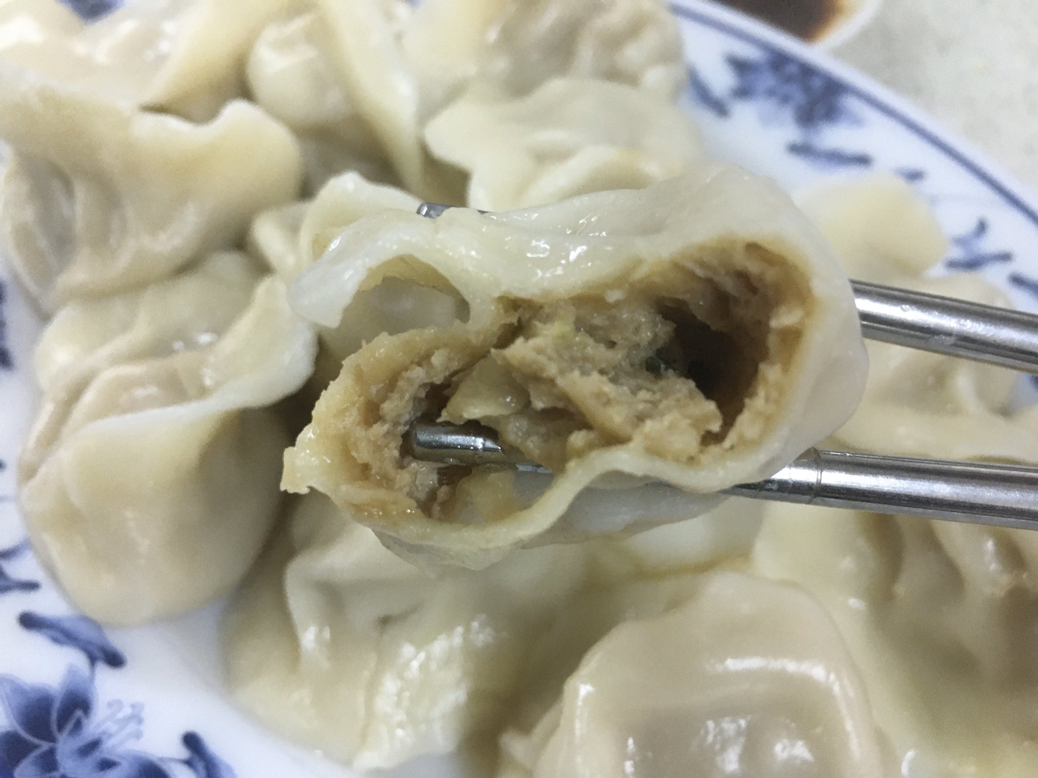 Roody Tsai Qingdao Dumplings 青島餃子館 The Fresh And Tasty Dumplings Hidden In The Lane Of Neihu Taipei Taiwan T Co S4nooceurl Gourmet Dumplings Pork Cabbage Eggs Tofu グルメ 水餃子