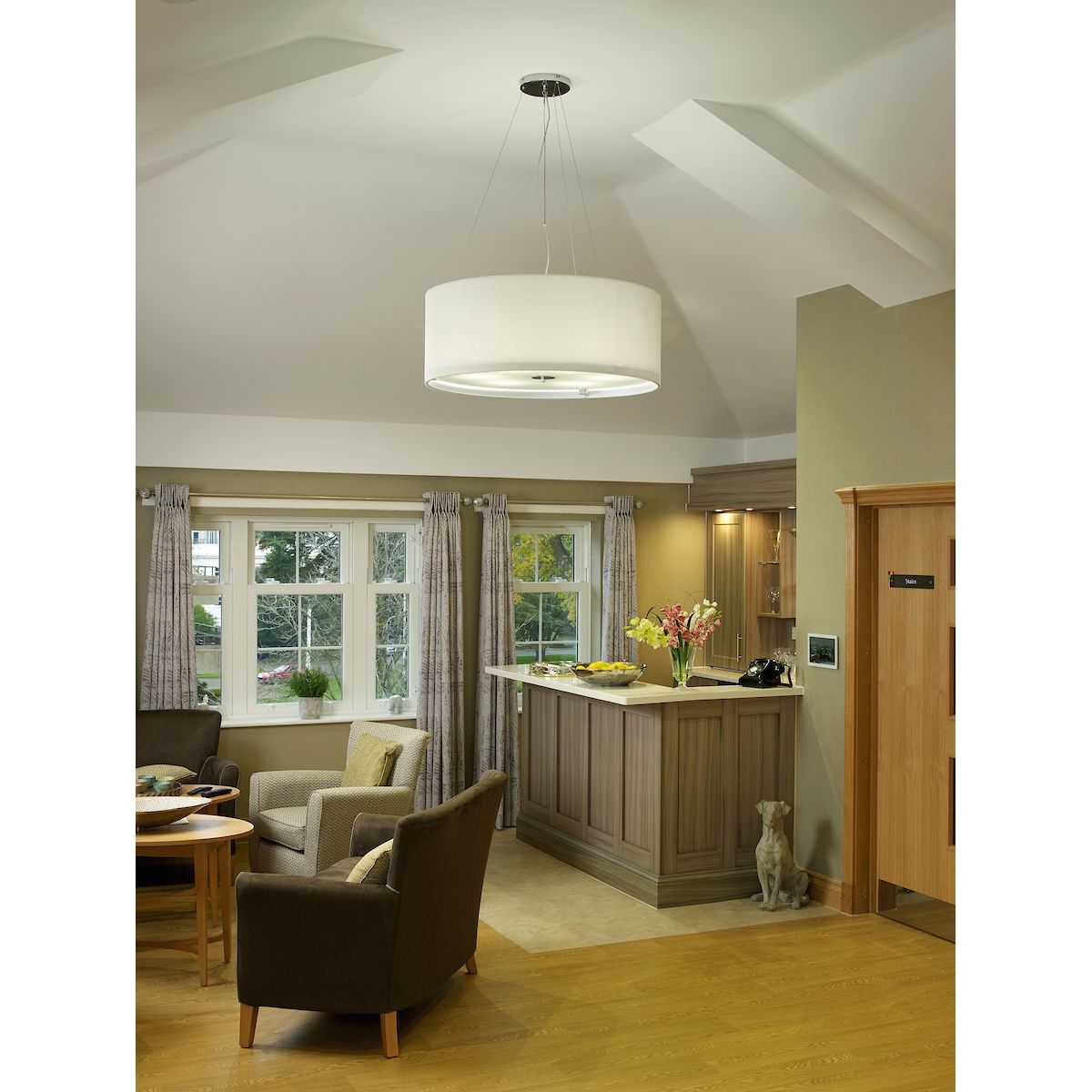 LtShadeStudio's tweet photo. Our RENOIR 90cm pendant is a versatile design combining classic lines with contemporary glass. Available now, find your nearest stockist here - https://t.co/8SGOfCAbUV
#lightingdesign https://t.co/RWNOhnezUc