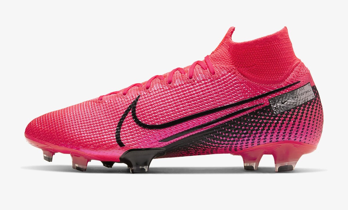 roze voetbalschoenen nike