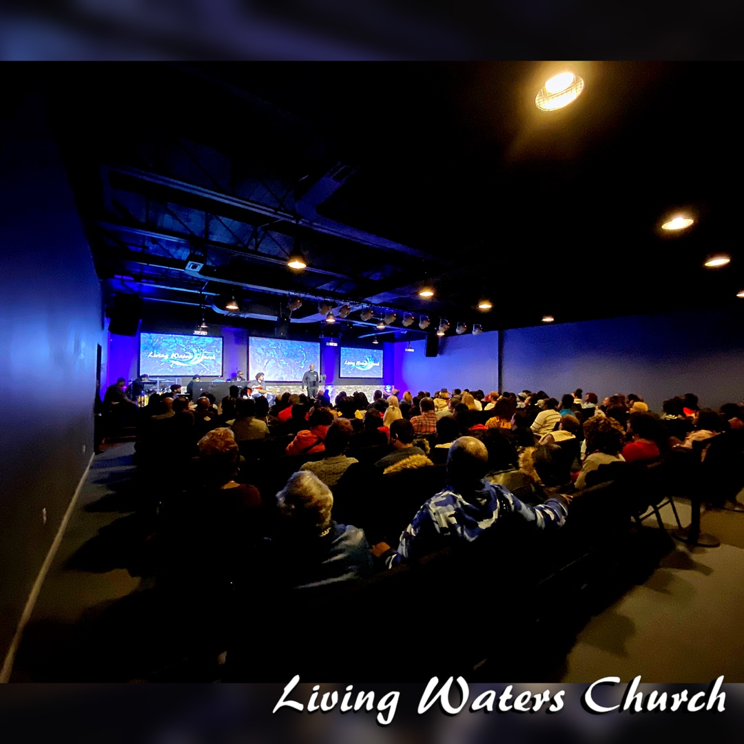 LWCDetroit's tweet photo. #LivingWatersChurch #waterMOMENTS #waterLIFE #daWater #waterROOM #waterBREAK #waterBABIES #FFIG #SplashClub #waterBUDDIES #churchAsunusual https://t.co/iGhOlM0dsa