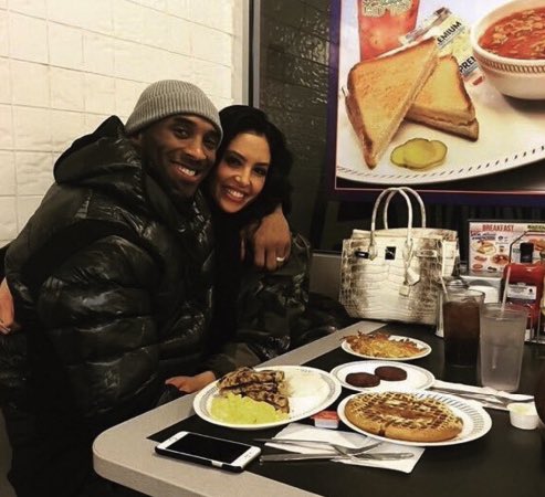 GAFollowers's tweet photo. Kobe and Vanessa Bryant ate at Waffle House after his final game vs the Atlanta Hawks in 2015. 😪😢 https://t.co/yvGSzFrN0I