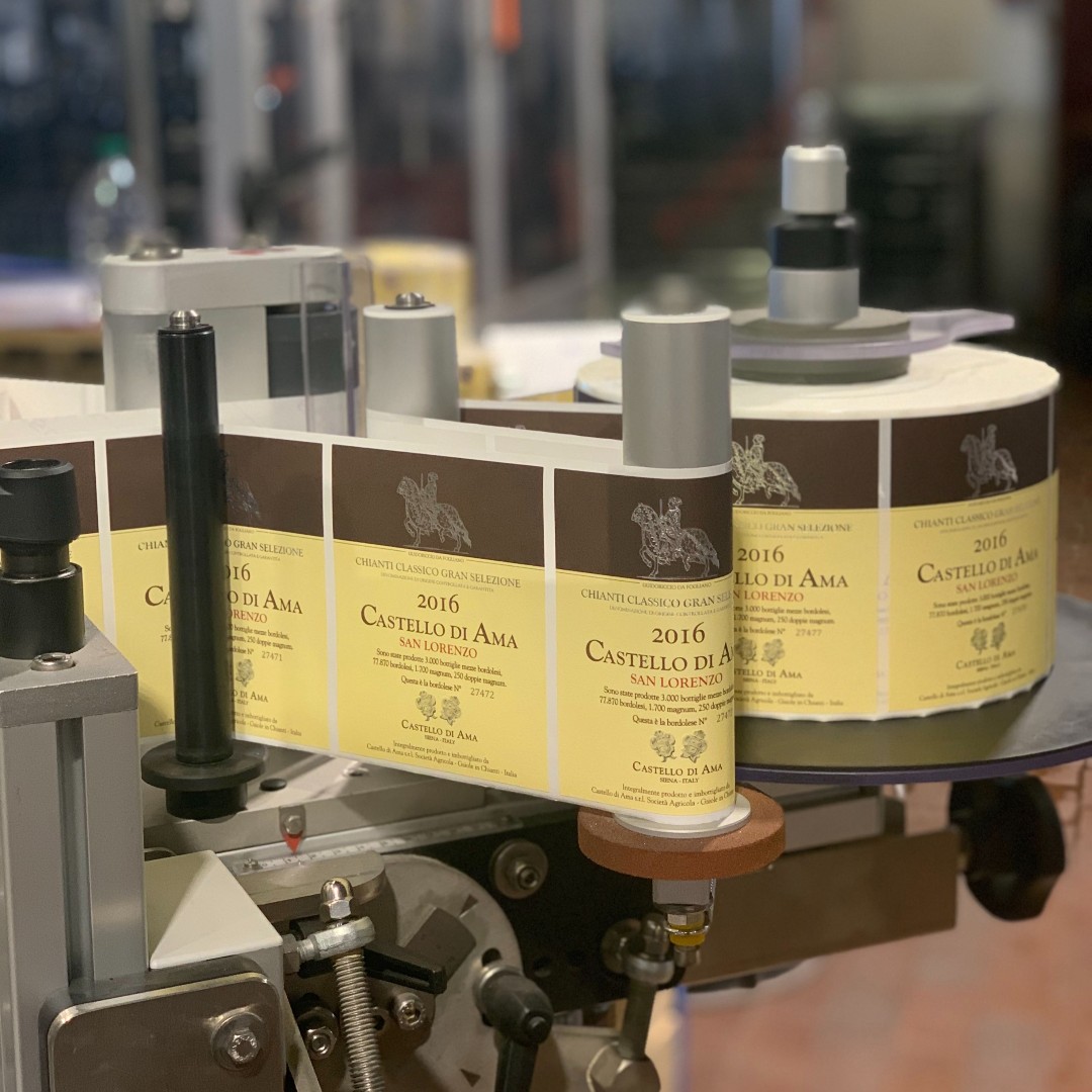 Oggi etichettatura in Cantina 
🙌Labelling day
.
.
#castellodiama #chianticlassico