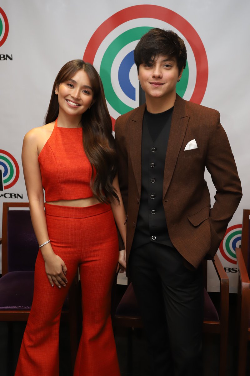 ABSCBNpr's tweet photo. Daniel Padilla and Kathryn Bernardo were hailed as Most Effective Male Celebrity Endorser and Most Effective Female Celebrity Endorser, respectively. #3rdGawadLasallianeta https://t.co/fUh1OXXYU4