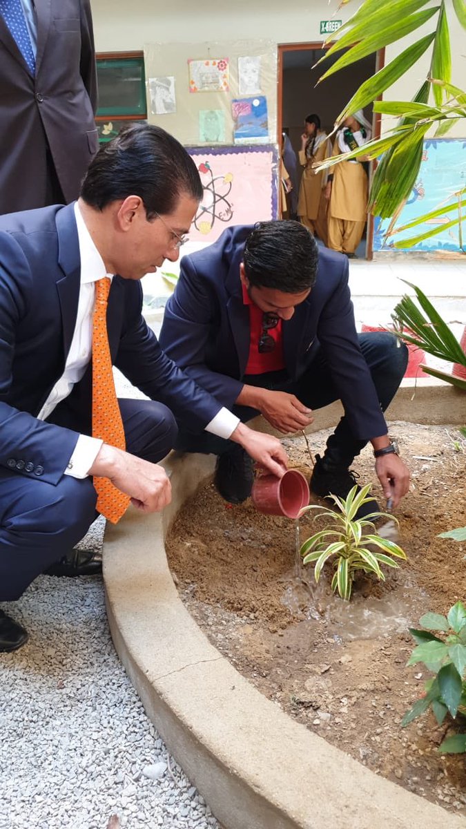 IsbUnited's tweet photo. #ISLU believes in our 4E values. We have continued our support of EDUCATION with @TCFPak & are continuing our #OneRunOneTree campaign for the ENVIRONMENT.
Our vision is to see a greener Pakistan with education opportunities for everyone.
#UnitedWeWin https://t.co/HnrJSnC3nw