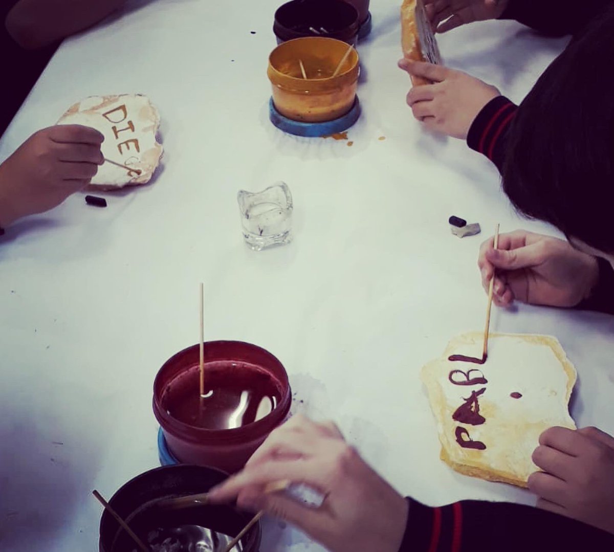 colegio_rcajal's tweet photo. Descubriendo la prehistoria en @arqueopinto #1ºESO #excursioneschulas https://t.co/Vu2B2Z9g8c