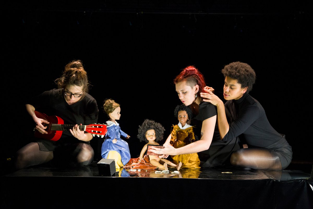 Spectacle tous publics — Le bain, de #GaelleBourges à découvrir au #T2gennevilliers du 10 au 13 mars : bit.ly/30Umckj <a href="/OsBourges/">association Os l Gaëlle Bourges</a>