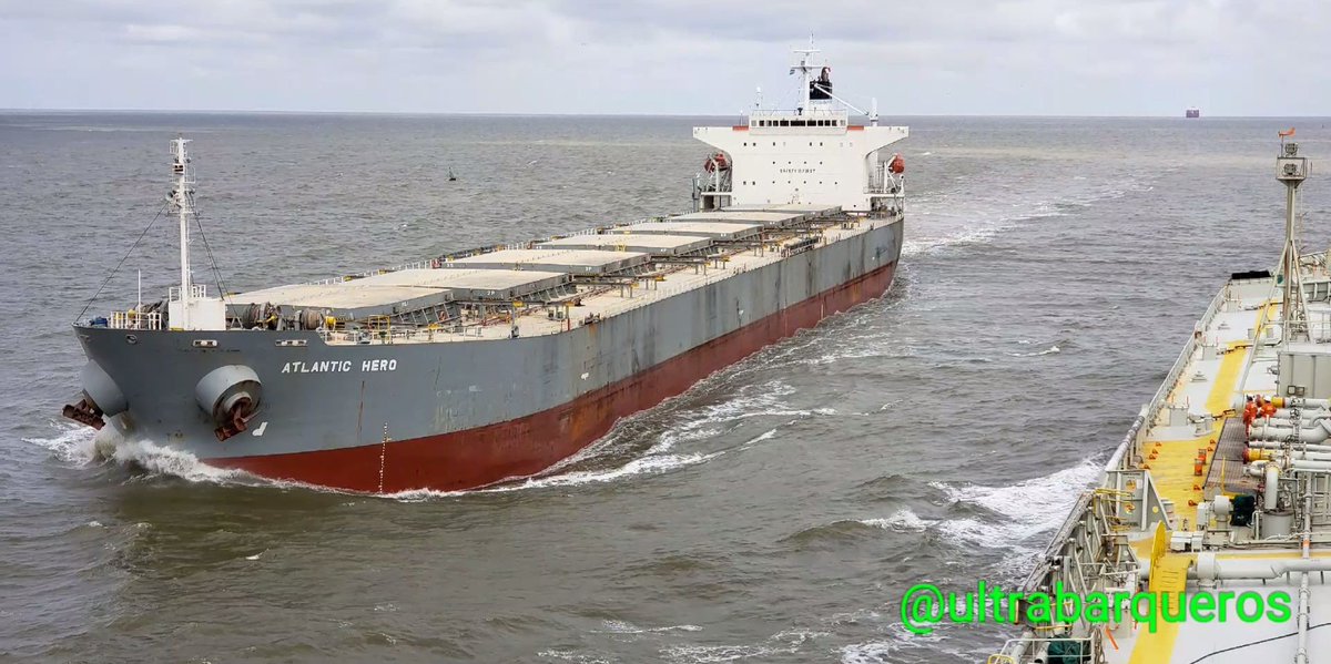 UltraBarqueros's tweet photo. Bulk Carrier Ship "ATLANTIC HERO" - 23.10.2018 - 10:06 Local Time - Photo taken on board Crude Oil Tanker "CABO VÍRGENES" #MeetingArea #PuntaIndioChannel #RioDeLaPlata #Argentina
#oilchemicaltanker #crudeoiltanker #woodchipscarrier #woodchipscarriership #bulkcarriership https://t.co/FqjW4fPijb