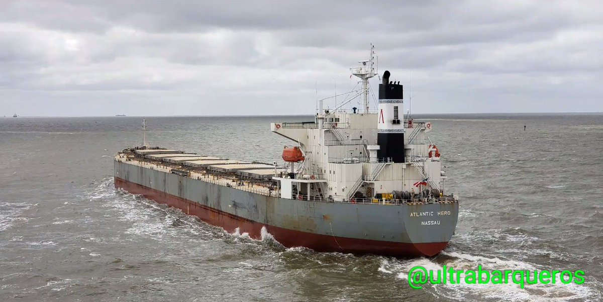 UltraBarqueros's tweet photo. Bulk Carrier Ship "ATLANTIC HERO" - 23.10.2018 - 10:06 Local Time - Photo taken on board Crude Oil Tanker "CABO VÍRGENES" #MeetingArea #PuntaIndioChannel #RioDeLaPlata #Argentina
#oilchemicaltanker #crudeoiltanker #woodchipscarrier #woodchipscarriership #bulkcarriership https://t.co/q2EIU8B8FJ