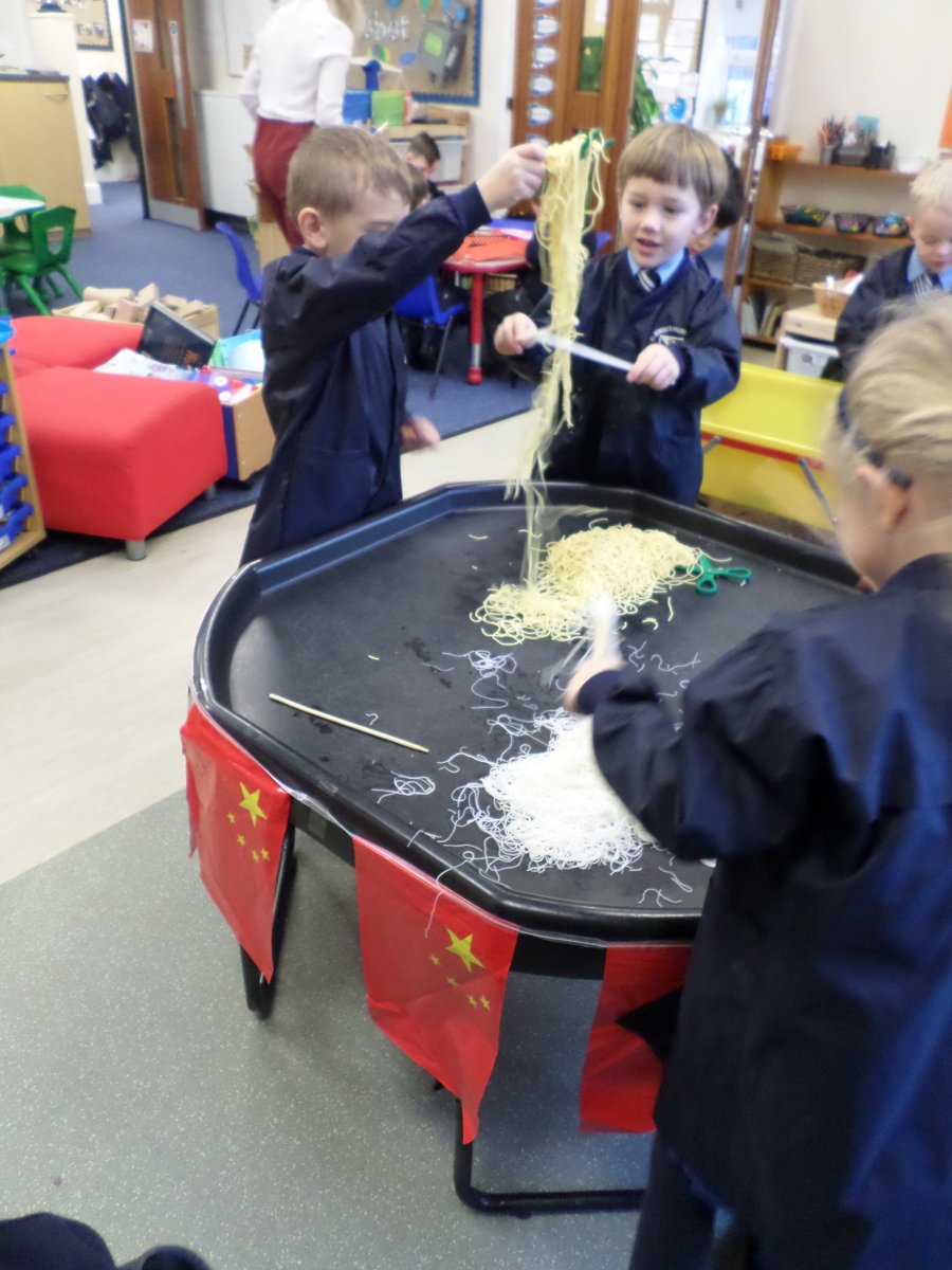 SDPReception_'s tweet photo. Happy Chinese New Year from Pre-school and Reception! https://t.co/CmYxR84hAe