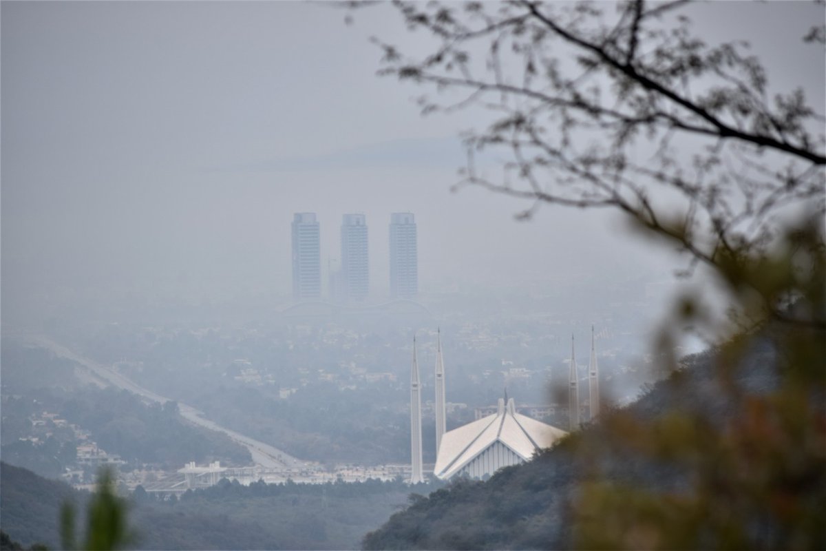 imbehroz's tweet photo. The two Landmarks of Islamabad. 
This Saturday from top of Trail 6.
#islamabadnama #islamabaddiaries #pakistan #beautiful_pakistan #dawn_dot_com #TrailsOfMargalla #Trekking #TrekDiaries #nikond5300 #nikonphotography #faisalmosque #centaurus #Trail6 #Weekends #beautifulislamabad https://t.co/E5kro0F8PN