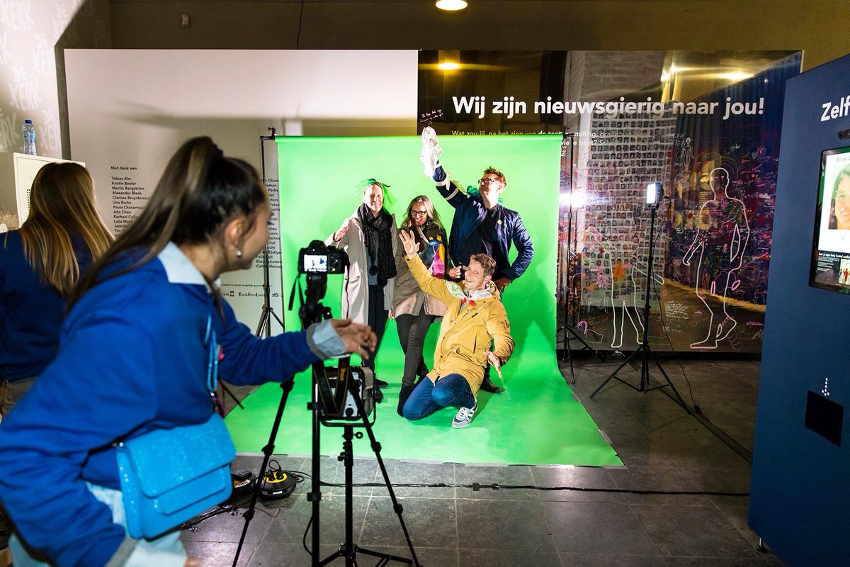 MuseumArnhem's tweet photo. Dank voor jullie komst! De Arnhemse #Uitnacht overtrof dit jaar weer de cijfers met 15.000 bezoekers verspreid over diverse culturele organisaties.

Speciale dank aan Julius Thissen, Theodoor Adriaans, @ArtEZhogeschool en MAISON THE FAUX. Tot volgend jaar!

📸 : Eva Broekema https://t.co/EYV5EqpvSv