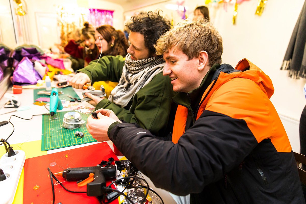 MuseumArnhem's tweet photo. Dank voor jullie komst! De Arnhemse #Uitnacht overtrof dit jaar weer de cijfers met 15.000 bezoekers verspreid over diverse culturele organisaties.

Speciale dank aan Julius Thissen, Theodoor Adriaans, @ArtEZhogeschool en MAISON THE FAUX. Tot volgend jaar!

📸 : Eva Broekema https://t.co/EYV5EqpvSv
