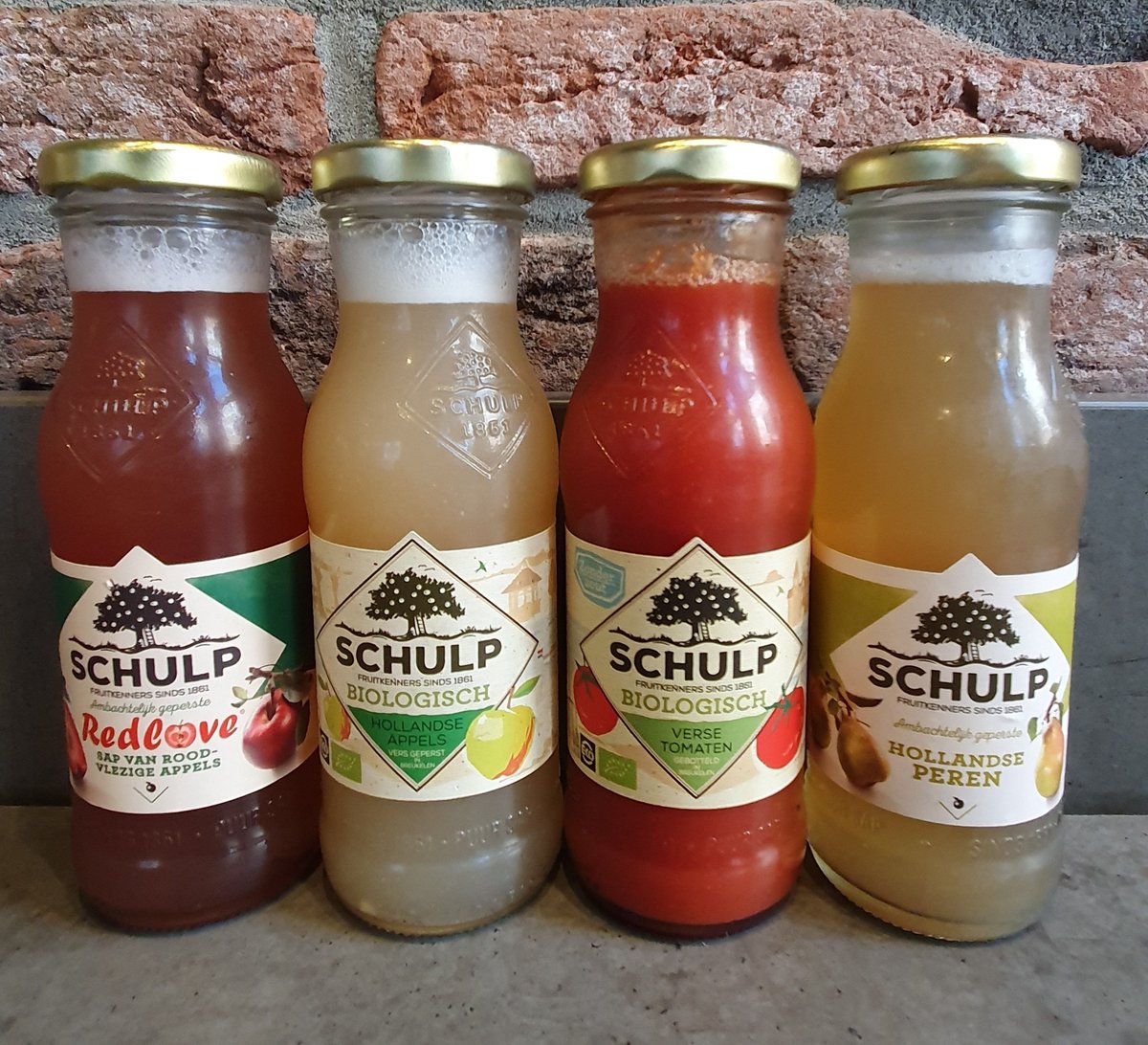 Banenbranderij's tweet photo. Wij hebben ook gekoelde sapjes.
Keuze uit: tomatensap, Hollandse perensap en 2 soorten appelsap
@lekkerfris @heerlijkbijdelunch @ofindemiddag https://t.co/kFphmTTQfn