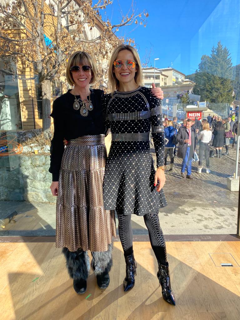 hubculture's tweet photo. Roksana Ciurysek-Gedir @roxyart was once a leading European banker. These days she focuses on her art. At #Davos2020 she tells @edielush about her #ClimateChange themed exhibition at the event.  

https://t.co/DJuw9Ma06N https://t.co/pNNxKfweC7