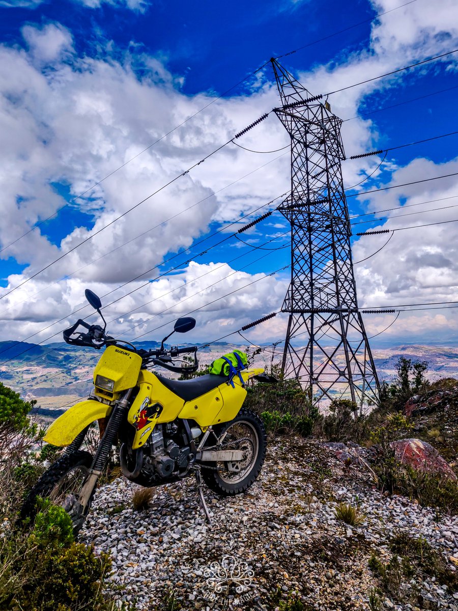 ridethemagic's tweet photo. This is my beautiful Calcifer showing its beauty in the middle of the Páramo de Cruz Verde... Sorry to pretend about my bike but I think I am in love with her and I cannot hide it.
.
.
.
.
.
#ridethemagic #magicride 
#drz400sm #drz400 #drz400e #drz400s #suzukidrz400 https://t.co/M6TsJZdOQ0