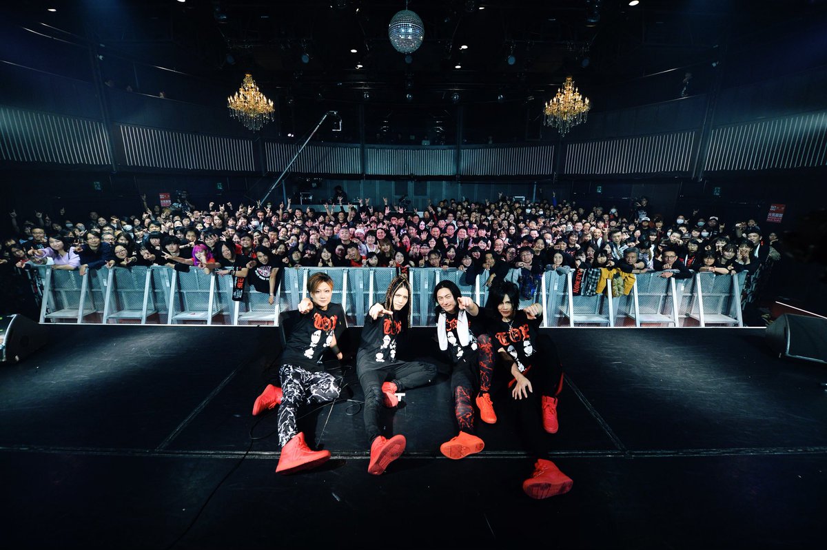 TakayoshiOhmura's tweet photo. もうすぐ #大村バンド のワンマン公演です‼️
今年もよろしくお願いします😚
「METAL NATION TOUR」
■振替公演 - 栃木・宇都宮
2020年2月1日(土) HEAVEN'S ROCK 宇都宮 VJ-2
■追加公演 - 神奈川・厚木
2020年2月8日(土) Thunder Snake ATSUGI
https://t.co/YRmL7K7zmA
#MetalNation2019 #大村孝佳 https://t.co/wIWoA6sAKe