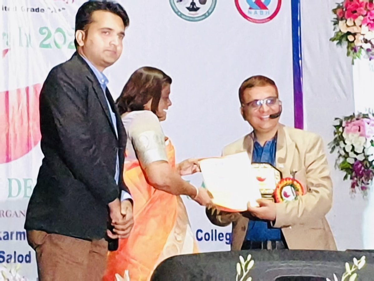 drgaurangjoshi's tweet photo. Delivered key note speech at #Sparsh2020,National Conference on #Ayurved #Dermatology at Mahatma Gandhi Ayurved College,Datta Meghe Institue of Health Sciences,Deemed University,Wardha...a great and successfully organised an exclusive conference on Skin Health... #AtharvaAyurveda https://t.co/K0OMNLyjyM