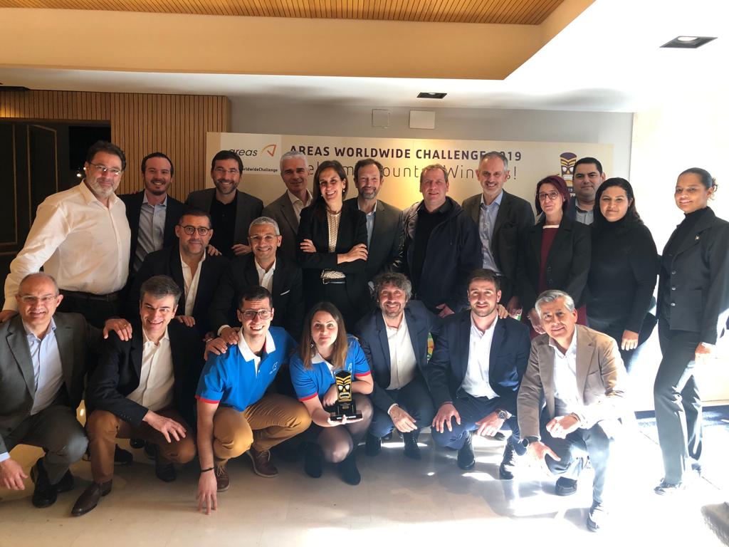 Areas_ES's tweet photo. 🏆¡Muchas felicidades #TeamOrly! Thibault & Marion, de @Areas_FR (Aeropuerto Orly, Paris) se convierten en Mejores Gerentes WorldWide de esta edición de #AreasWorldWideChallenge 👏
Enhorabuena a tod@s los participantes y ¡a por el próximo #AreasChallenge 🔛 https://t.co/u4lu4mabsG