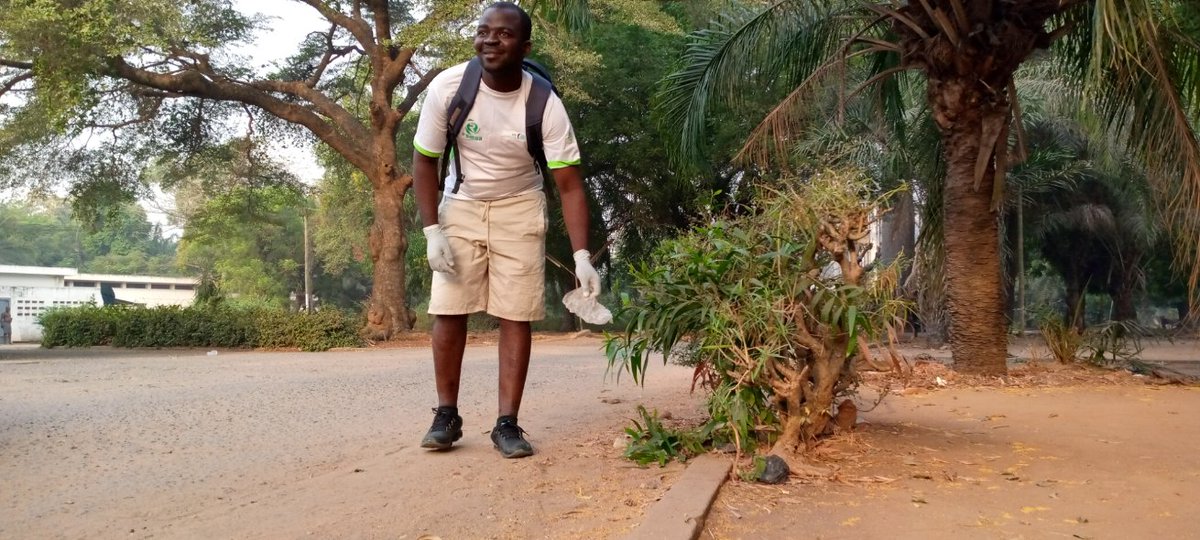 charleskolou's tweet photo. Quelques photos surprises de #Ecojogging spécial du Samedi 25 #janvier. @NammangueHector @vert_togo @africa_ladies @Initiative2VS @guardianeco https://t.co/dZp9pzMR3z