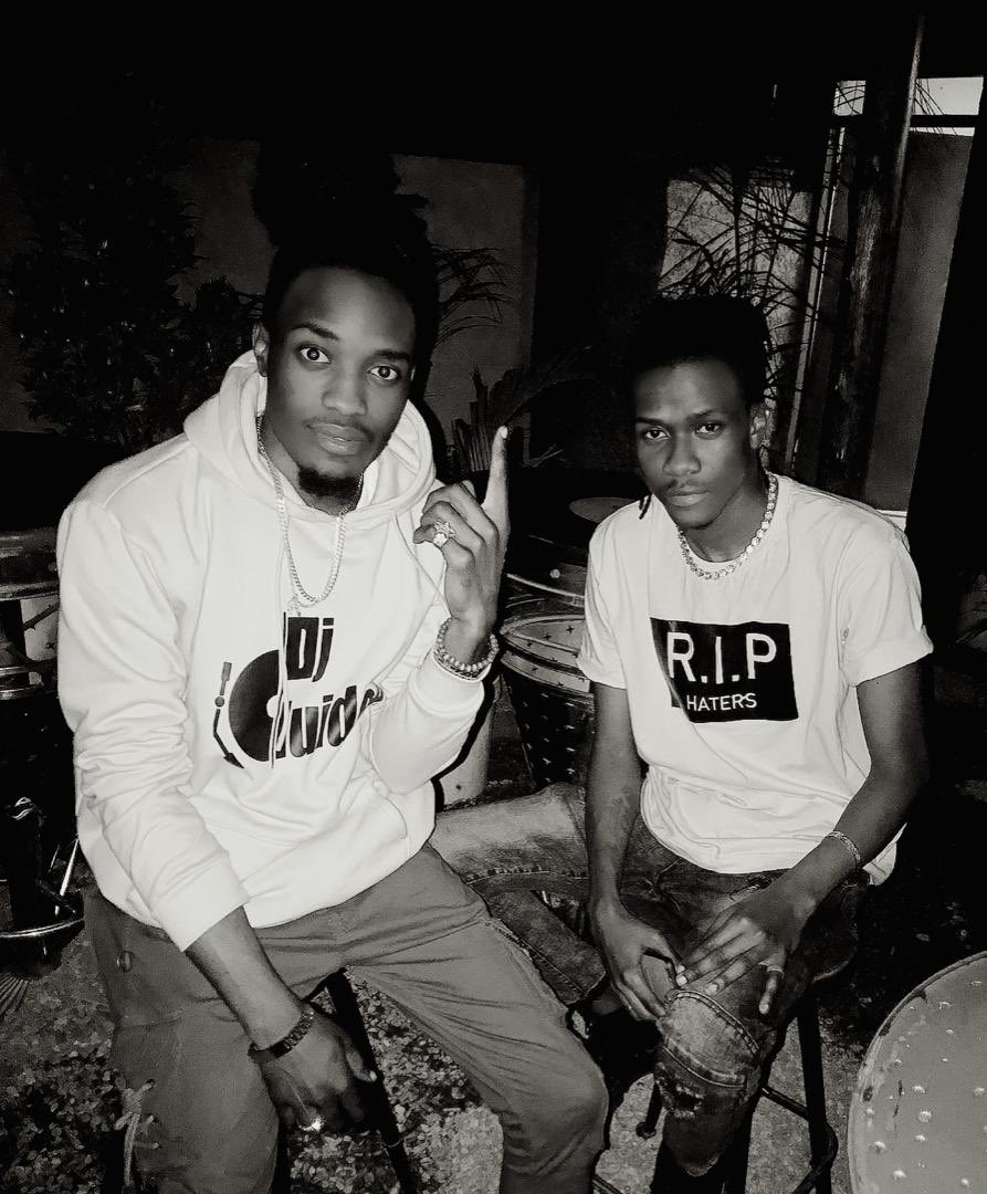 deejayluidee's tweet photo. Aside with my mate @IGBoss cool vibes
Utilize, inspire Before you Expire #MondayLines https://t.co/KVpPKdpv5v