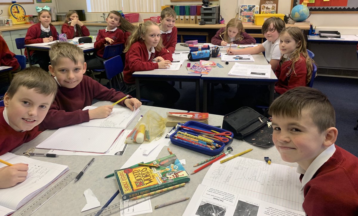 BryncochCiW's tweet photo. We have some excited writers today as we plan our class non-chronological report on football this morning! β½οΈ #bcciwdosbarthmissdavies #sharedwrite https://t.co/3mmgsePjE7