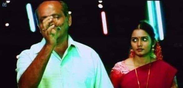 VeattayenTwits's tweet photo. உங்க படத்த ரிலீஸ் பண்றாங்கனு ஒரு ஊம்பு ஊம்புனீங்க பாரு ரொம்ப அரும தம்பி @MrRathna https://t.co/rfjmu1eB8F
