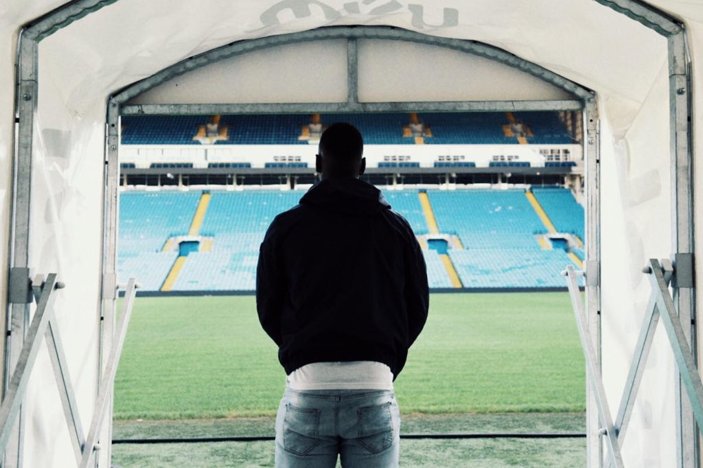 33_augustin's tweet image. No more likes. It's official 💙💛 #MOT @LUFC