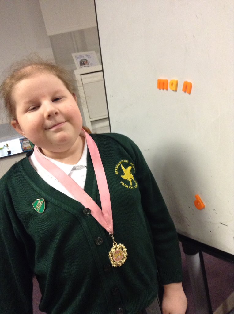 We are spelling with magnetic letters #swhenglish