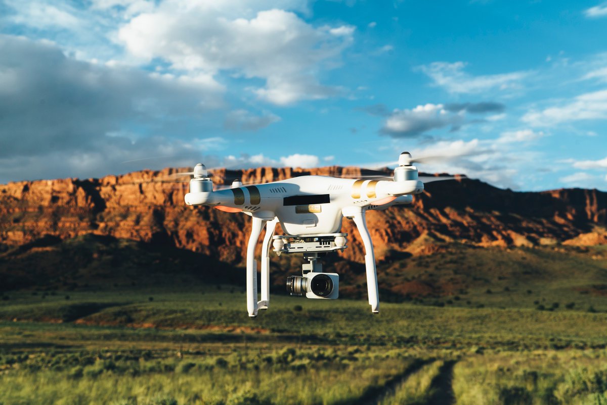 CentaEscuela's tweet photo. TÍTULO OFICIAL PILOTO PROFESIONAL DE DRONES
¡Nueva convocatoria!
Obtén el certificado oficial de AESA que te permitirá volar RPAS (Remotely Piloted Aircraft Systems) de hasta 25 Kg, 
Curso oficial semipresencial, 
Empezamos el 3 de Marzo
¡Infórmate!
https://t.co/7Qi9eYx54D https://t.co/wVuaR1Vd2s