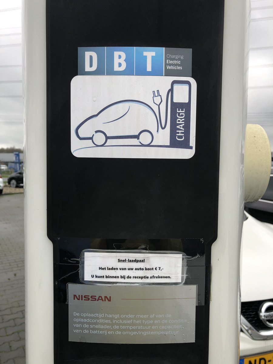 My_Leaf's tweet photo. Tip: ga niet laden bij #nissan #hengelo #lesscher laden wanneer je op je rfid pas wilt laden : 7โฌ afrekenen contant... op naar #allego wel handig als je hele grote lege accu hebt en 7โฌ voor 55kWh gaat laden ๐ https://t.co/M0F0frV3C2