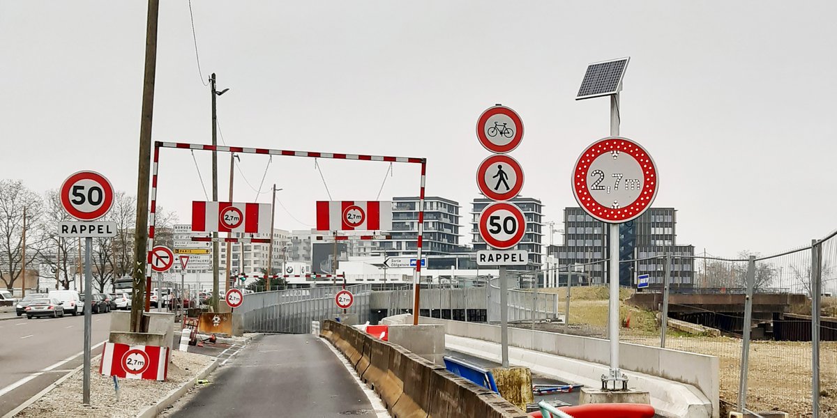 CirculationBxM's tweet image. ⚠️🚧 [FIN INCIDENT]
📍 TUNNEL JEAN-JACQUES BOSC 
🎊 BONNE NOUVELLE 🎊

&amp;gt;&amp;gt; Le #tunnelBosc sera #rouvert à la circulation dès 14h cet après-midi !

⚠️ Nous vous rappelons que le gabarit est limité à 2,70 m ! ⚠️