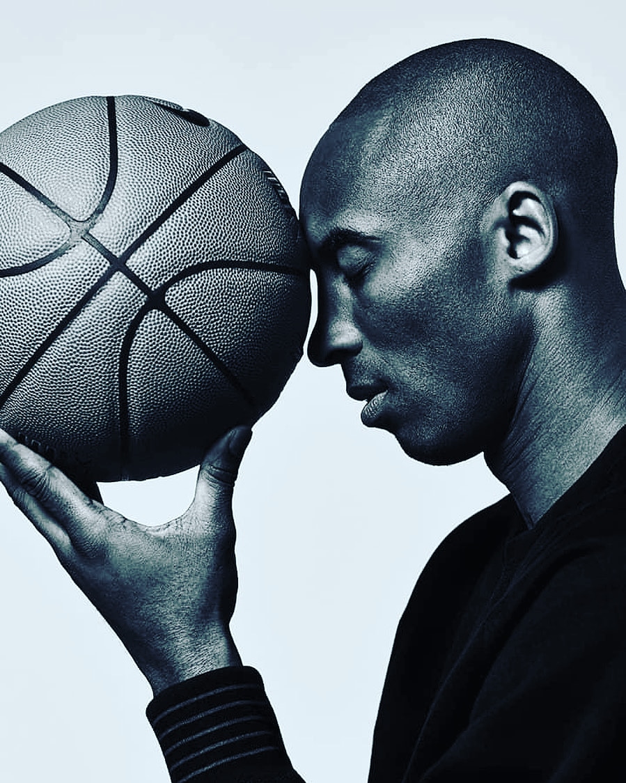 FlyAWK's tweet photo. So sad to hear the heartbreaking news of the deaths of Kobe and his daughter Gianna. Kobe was a true legend and inspiration to so many. Sending my condolences to his family and friends and the families of all who lost their lives in the crash. /#AoodyWael/#Kobe/#Sad/#654A https://t.co/fHSKNzr97h