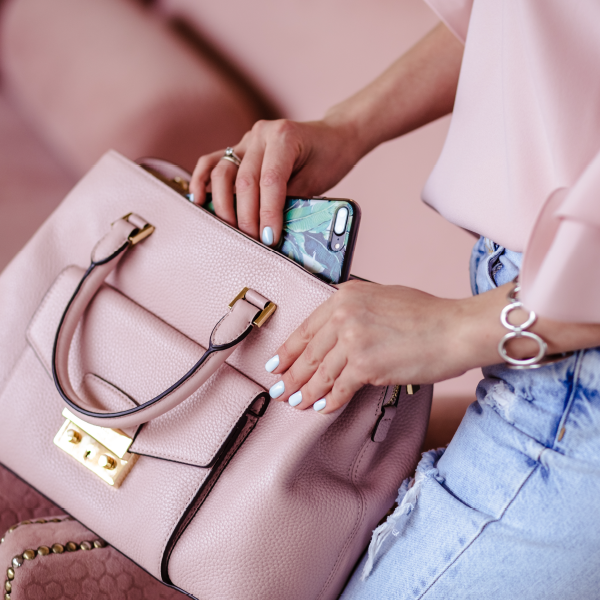 NaileneUK's tweet photo. Three things you should never leave your house without:
1: Keys
2: Nailene manicure 
3: ... (comment below)

#Manicure #nails #nailene #nailexperts #falsenails #instantmanicure https://t.co/ZAmDyAZ8Kh