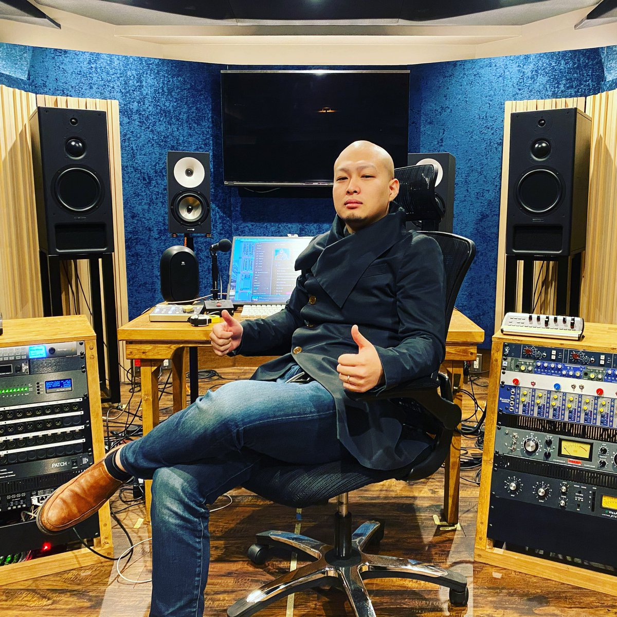 Koichi_Tsuru's tweet image. 昨日は友人瀬崎に呼んでもらってスタジオにお邪魔してました。
悪党感。#VersionStudio