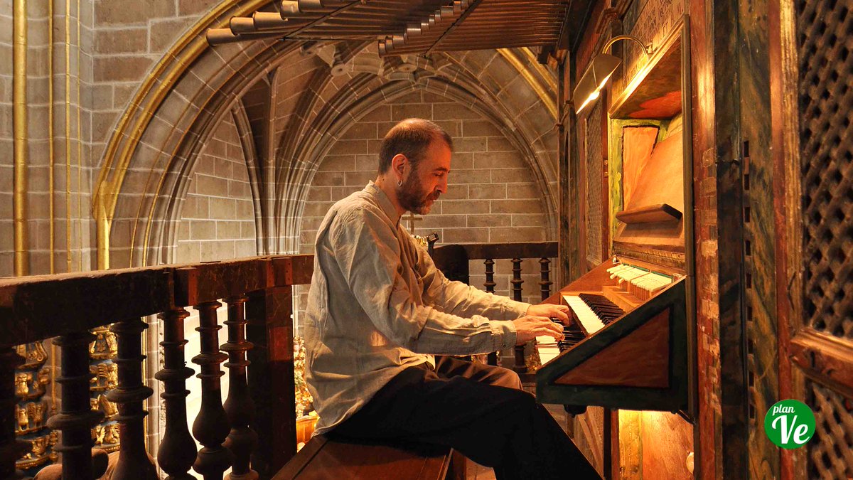 Viaja en moto reparando órganos y en #Extremadura hasta vecinos de Pasarón de la Vera se ofrecieron a hacer una colecta para afinar el de su iglesia. ¿Entrañable verdad?  planvex.es/web/2020/01/jo…