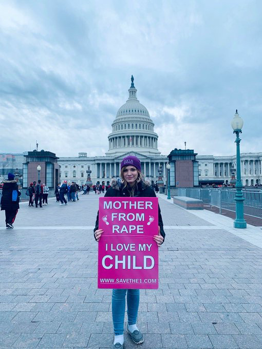 memocobos's tweet photo. El movimiento provida lo llevan mujeres fuertes, líderes sorprendentes de la fe y estudiantes de toda la nación

@realDonaldTrump @POTUS #whywemarch @March_for_Life @StudentsforLife #facesofchoice @RebeccaKiesslin #savethe1 #conceivedinrape #prolifeman #prolife @40daysforlife https://t.co/rtI5uSApIK