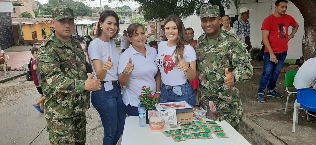 Ejercito_Div2's tweet photo. @Ejercito_Div2 junto a la Policía Nacional, llevamos jornada cultural y de recreación al barrio Gran Colombiano en el Mpio de Villa del Rosario, en coordinación #TrigesimaBrigada con las secretarías en el marco del programa #QuieroMiBarrio
Grupo#Maza 
#BAAID 2
#YoAmoMiEjercito https://t.co/gftttlzZw2
