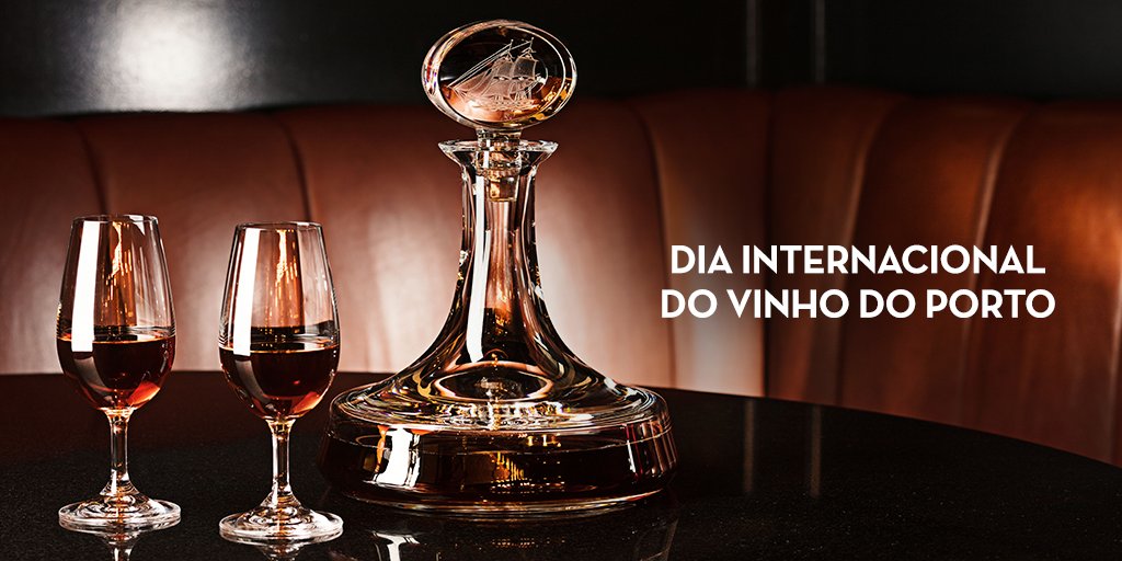 Rico, forte e com uma intensidade persistente, o #VinhoDoPorto deve ser servido nas melhores condições. 🍷🇵🇹 A Garrafa Ship`s Clipper é ideal para libertar e adensar os seus aromas, enquanto a luminosidade do cristal amplia o seu tom rubi, proporcionando uma degustação memorável.