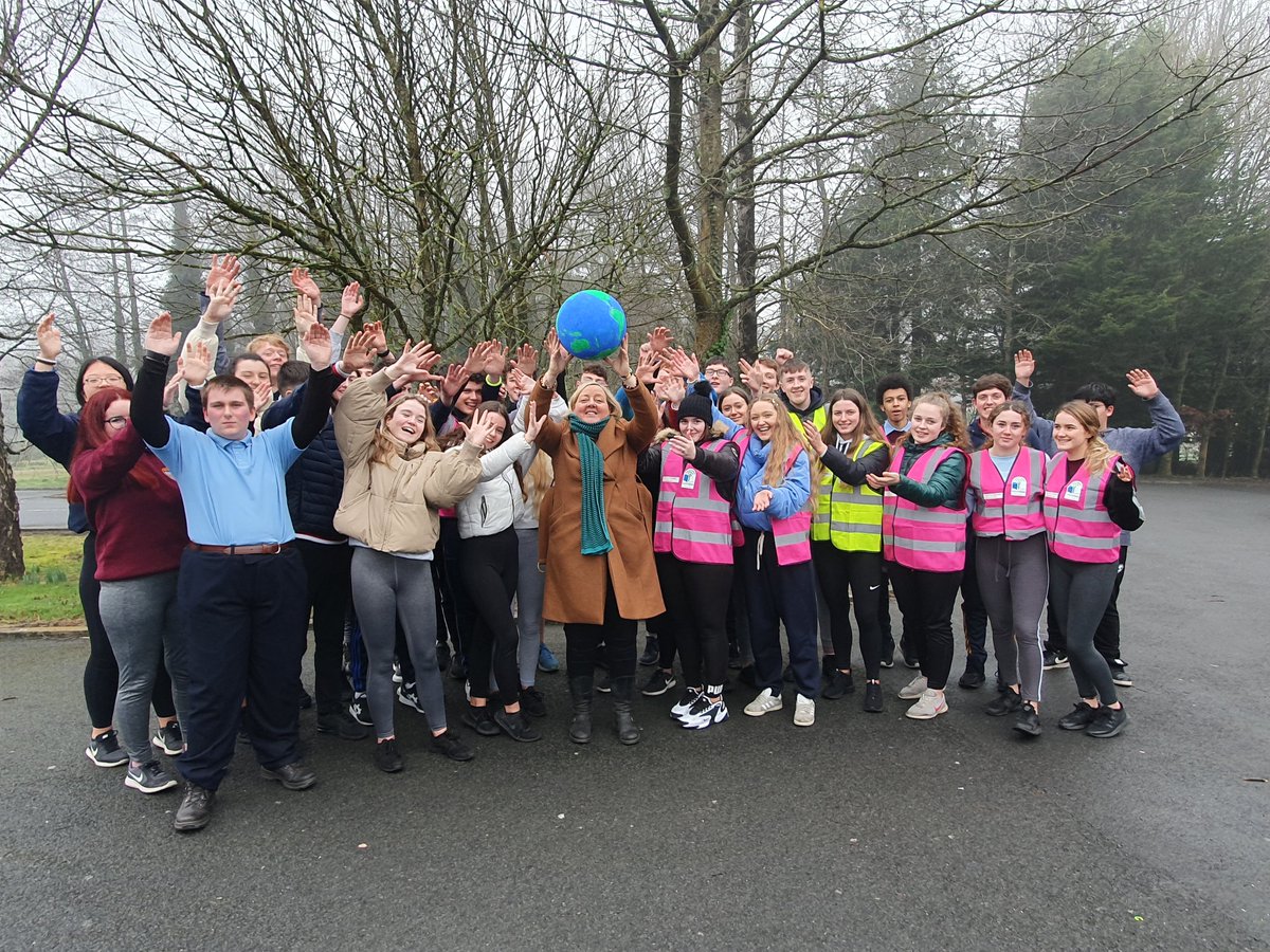 ScariffCC's tweet photo. Maith sibh our Green School Commttee who are planning our car free day on Feb 7th #feetfirstfriday as part of our environmental education for our Travel Flag. Mile buiochas to Roisin @GreenSchoolsIre for her help! @climate_ambass @GreenerClare @LCETBSchools @ClareEcho @EcoEye https://t.co/Vyr1q35VzQ