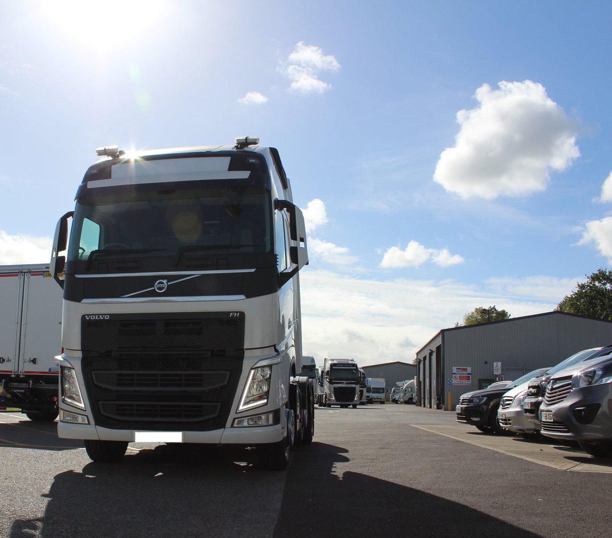 MCRentalLtd's tweet photo. If a Tractor Unit is what you’re needing then head to MC and our sales team will guide you In the right direction… #tractorunit #commercialvehicle #MCgroup #contactus #hire #rent #buy #newtrucks #preowned #anymake #anymodel https://t.co/kKKYOP3kiJ