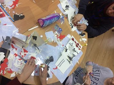 logopsycom's tweet photo. En décembre nous avons revu nos partenaires du projet @seedsoftellers à Vidin 🇧🇬🗣
Les #GrimmSisters en ont profité pour animer un atelier sur les #contes et l'#oralité auprès des élèves de l'école Lyuben Karavelov 🧙♂️🧚♀️🦄
#seedsoftellers https://t.co/6anecUIKEV