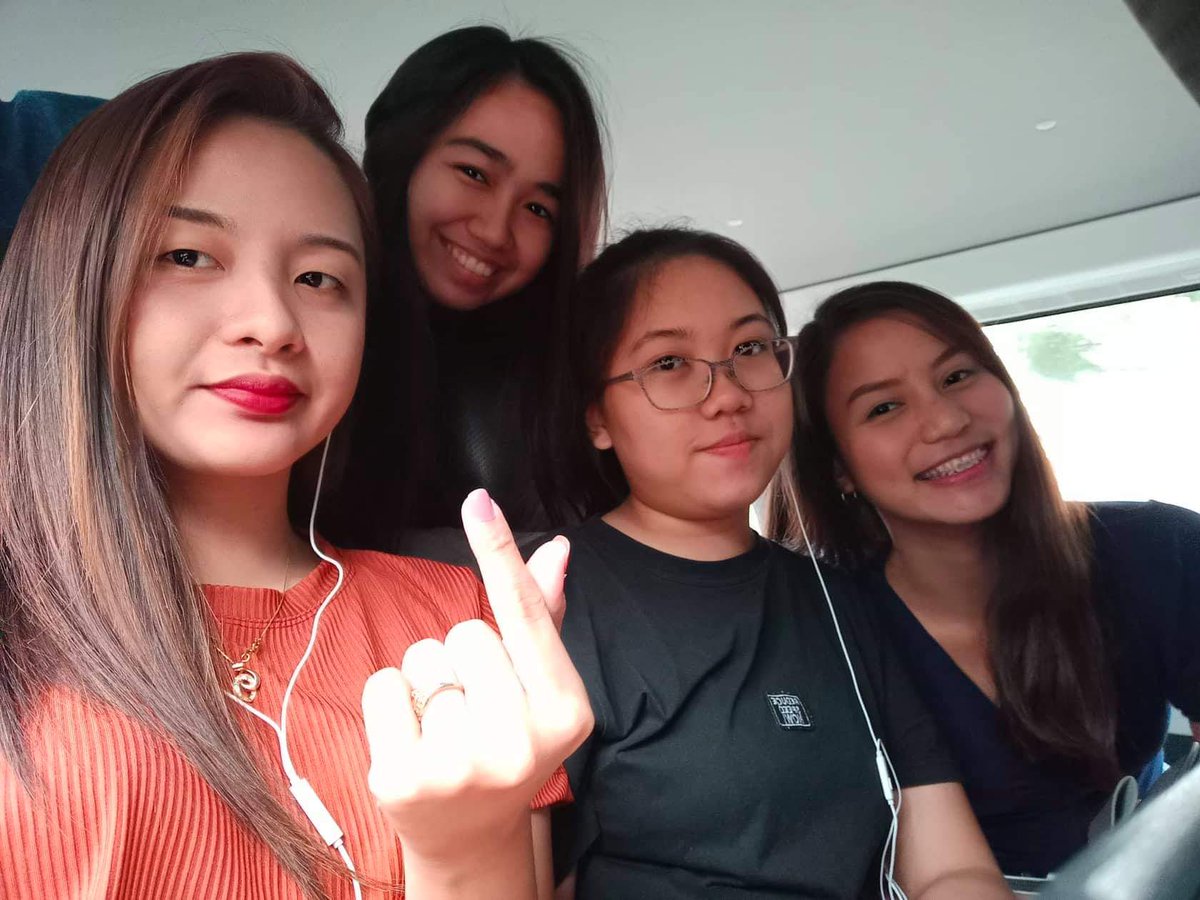 PurpleGoddesses's tweet photo. 🌻 Happy 20th birthday Mai~🌻
#Baguio2020 https://t.co/g0qkpTjwp0