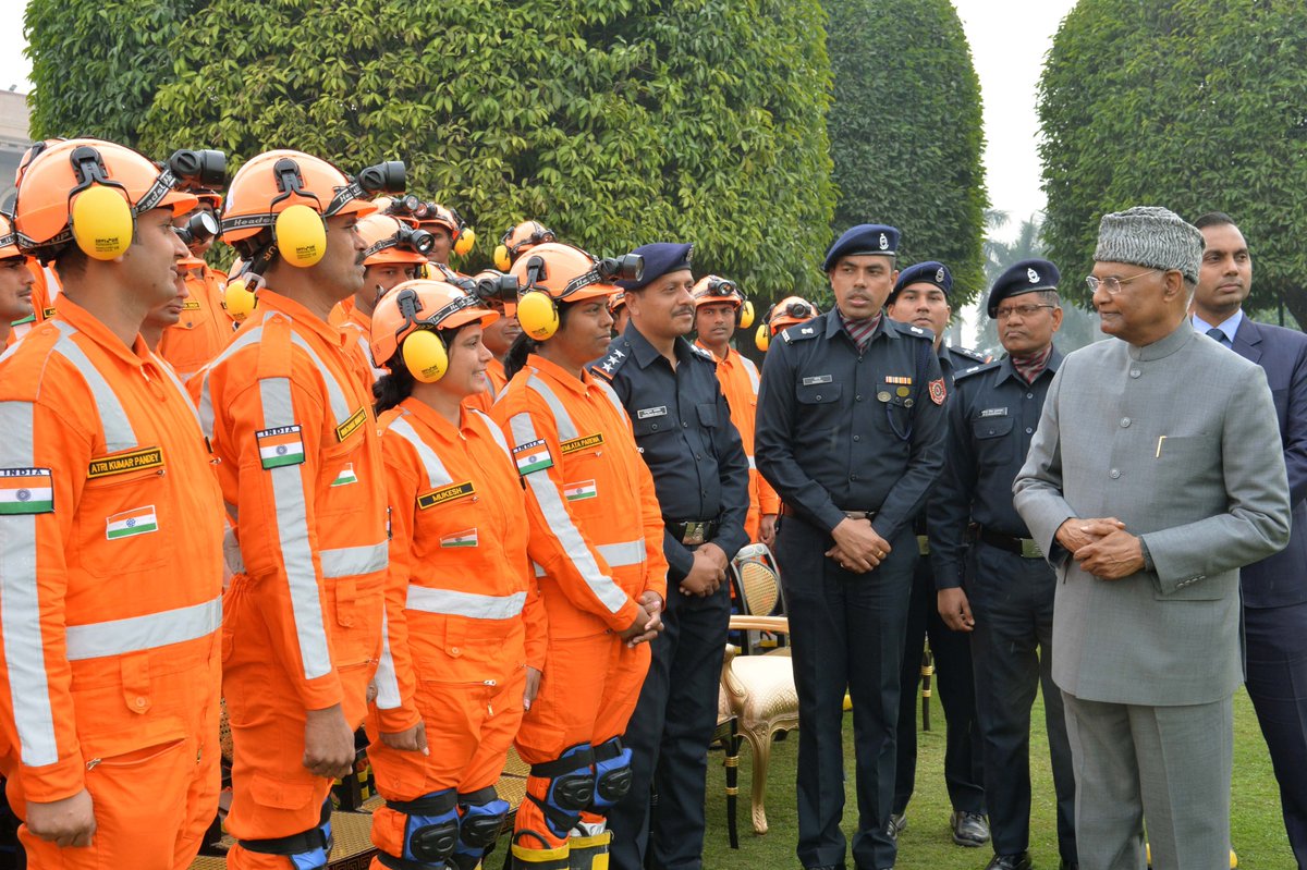 rashtrapatibhvn's tweet photo. President Kovind met tribal guests, tableaux artistes, tractor drivers, NSS volunteers, NCC cadets &amp; officials and other #RepublicDay Parade 2020 participants at Rashtrapati Bhavan today https://t.co/Byhz4UzkN8